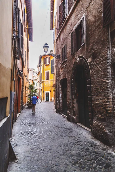 Paisaje urbano y arquitectura genérica de Roma, la italiana —  Fotos de Stock