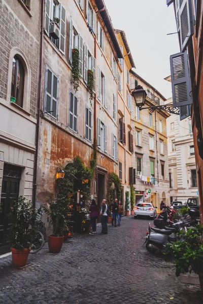 Paisaje urbano y arquitectura genérica de Roma, la italiana —  Fotos de Stock