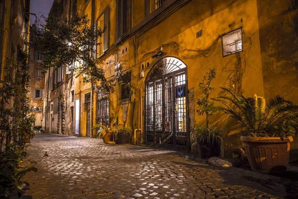 イタリアの首都ローマの街並みと一般的な建築 — ストック写真