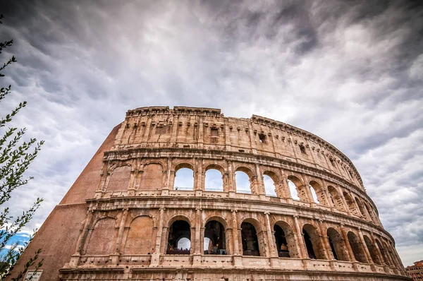 Зовнішній вигляд давньоримського Колосеуму в Римі — стокове фото