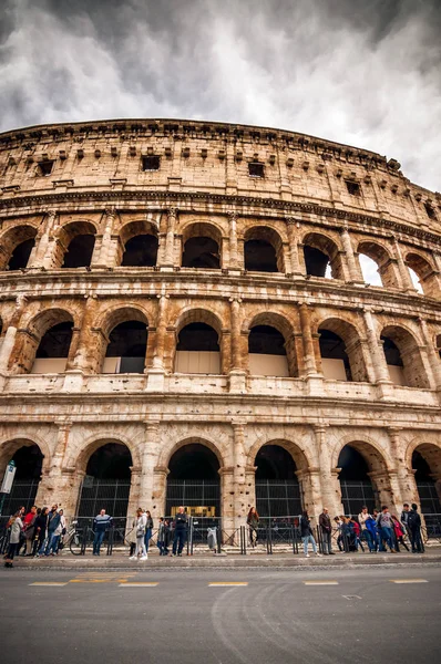 Vista exterior del antiguo Coliseo Romano de Roma — Foto de Stock