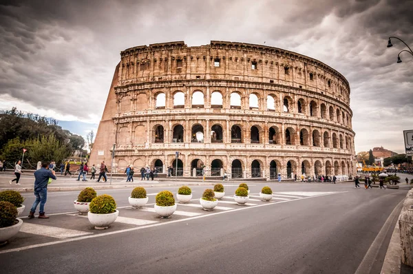 Vue extérieure de l'ancien Colloque romain à Rome — Photo