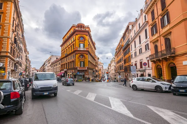 Paisaje urbano y arquitectura genérica de Roma, la italiana — Foto de Stock