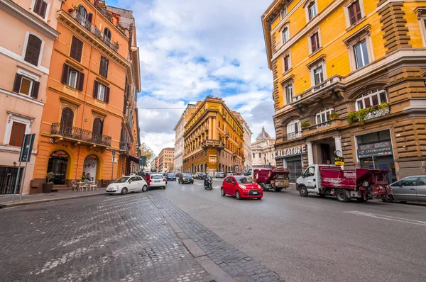 Stadtbild und allgemeine Architektur aus Rom, der italienischen Hauptstadt — Stockfoto