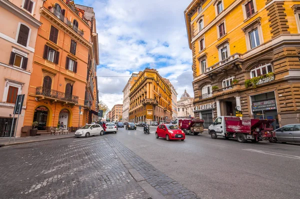 ローマからの都市景観と一般的な建築、イタリア人 — ストック写真