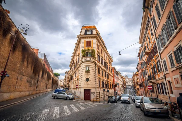 Stadtbild und allgemeine Architektur aus Rom, der italienischen Hauptstadt — Stockfoto