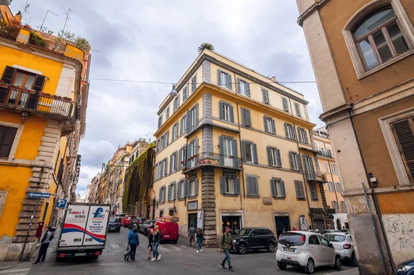Stadsgezicht en generieke architectuur uit Rome, de Italiaanse hoofdstad — Stockfoto