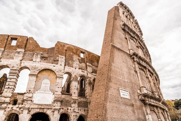 Внешний вид древнеримского Коллозея в Риме — стоковое фото