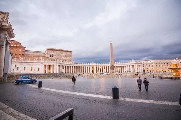 Vista desde la Ciudad del Vaticano, el corazón del cristianismo católico — Foto de Stock
