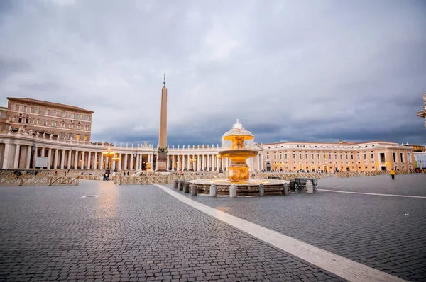 Vista desde la Ciudad del Vaticano, el corazón del cristianismo católico —  Fotos de Stock