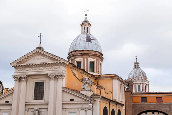 이탈리아 로마의 키에사 디 산 로코 또는 세인트 로치 교회 — 스톡 사진