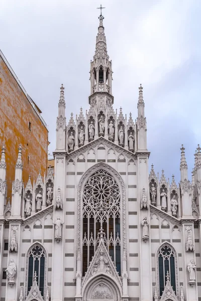 Chiesa del sacro cuore del suffragio in rome, Italië — Stockfoto