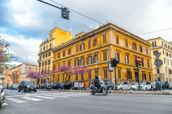 Paesaggio urbano e architettura generica da Roma, il abitante italiano — Foto Stock