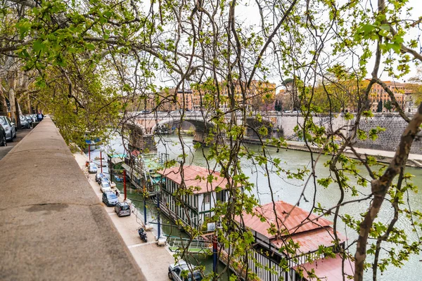 イタリアのティバー川ローマの日没の景色 — ストック写真