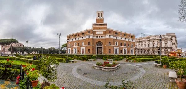 Vista esterna dell'edificio Anmig a Roma, Italia . — Foto Stock