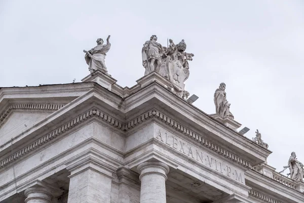 Vista desde la Ciudad del Vaticano, el corazón del cristianismo católico —  Fotos de Stock