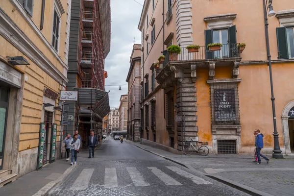 Paesaggio urbano e architettura generica da Roma, il abitante italiano — Foto Stock