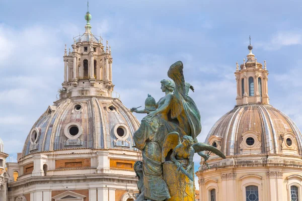 Santa Maria di Loreto y Chiesa del Santissimo Nome di Maria al —  Fotos de Stock