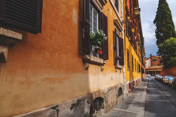 Cityscape and generic architecture from Rome, the Italian capita — Stock Photo, Image