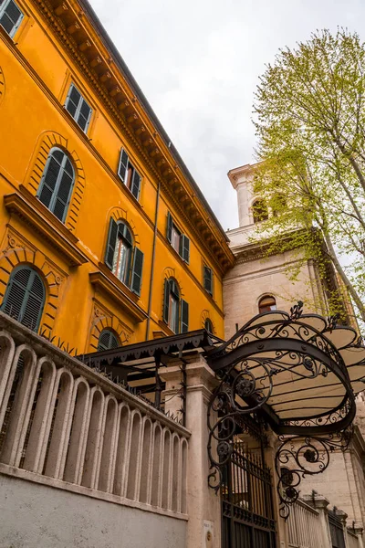 ローマからの都市景観と一般的な建築、イタリア人 — ストック写真