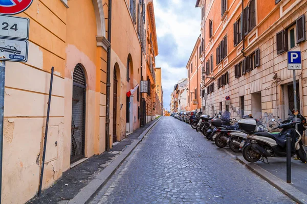 ローマからの都市景観と一般的な建築、イタリア人 — ストック写真