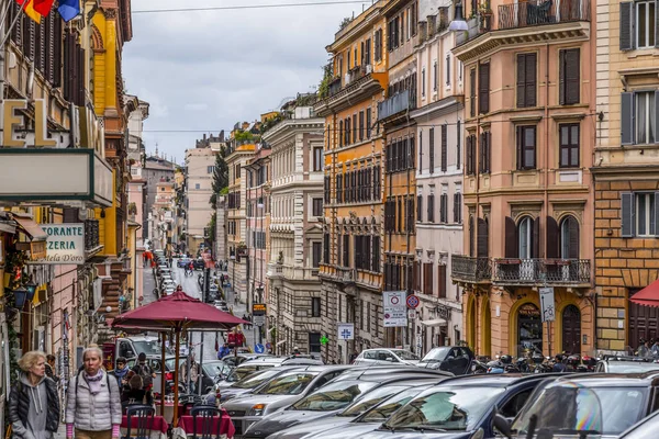 Stadtbild und allgemeine Architektur aus Rom, der italienischen Hauptstadt — Stockfoto