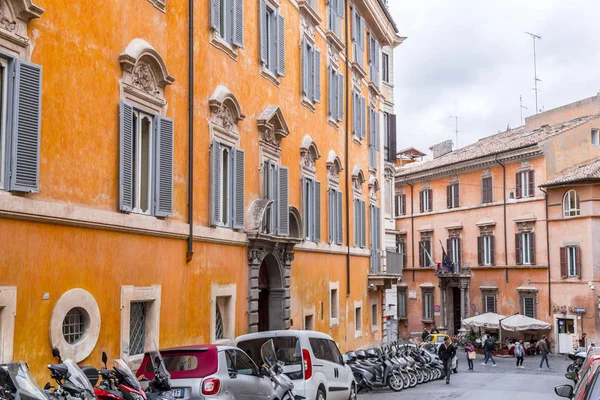 Мбаппе и гениальная архитектура из Рима, итальянского города — стоковое фото