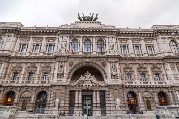 Vista exterior del edificio Anmig en Roma, Italia . — Foto de Stock