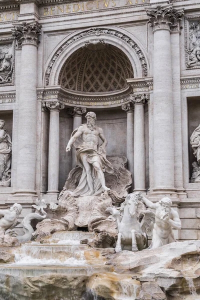 Trevi Çeşmesi veya Fontana di Trevi Piazza Trevi, Roma 'da — Stok fotoğraf