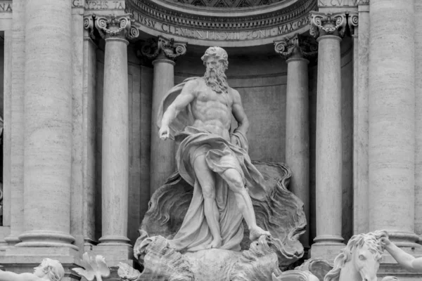 Fonte de Trevi ou Fontana di Trevi na Piazza Trevi, Roma — Fotografia de Stock