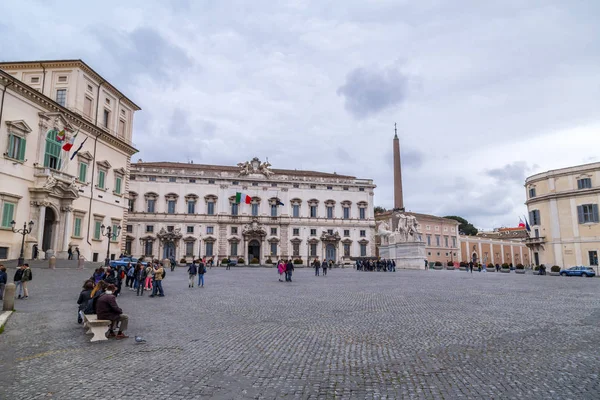 Paisaje urbano y arquitectura genérica de Roma, la italiana — Foto de Stock