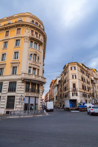 Cityscape e arquitetura genérica de Roma, o italiano capita — Fotografia de Stock