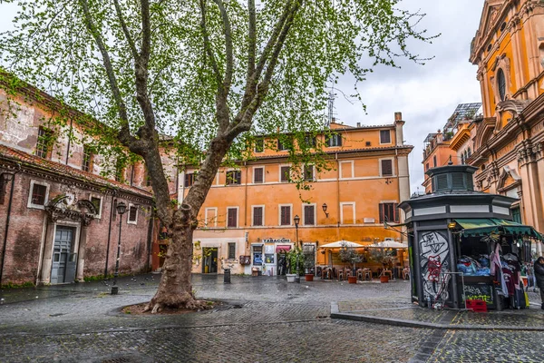 Pittoresca vista sulla strada a Trastevere, Roma — Foto Stock