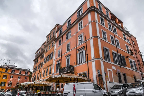 Picturesque street view in Trastevere, Rome — Stock Photo, Image