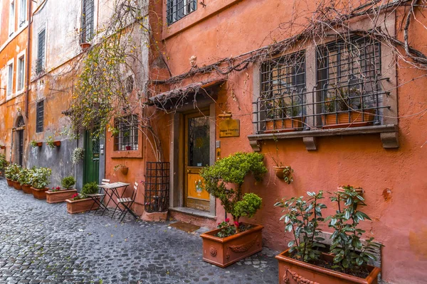 Picturesque Street view in Trastevere, Roma – stockfoto