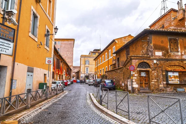 Pittoresca vista sulla strada a Trastevere, Roma — Foto Stock