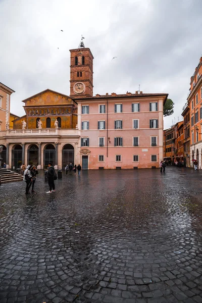 Vista pitoresca de rua em Trastevere, Roma — Fotografia de Stock