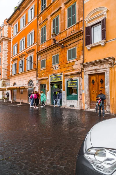 Picturesque street view in Trastevere, Rome — Stock Photo, Image
