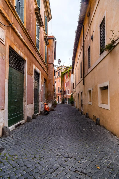 Trastevere, Roma'da pitoresk sokak manzarası — Stok fotoğraf