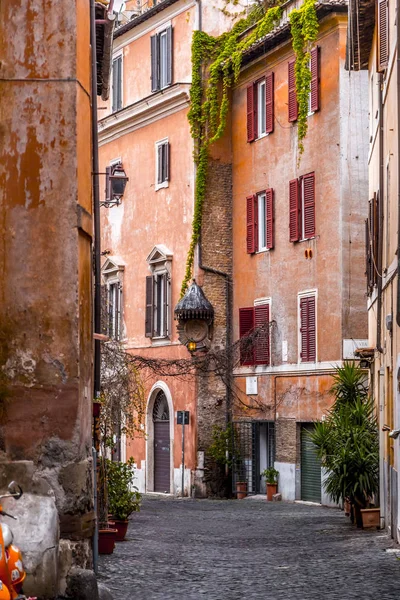 Malebný výhled na ulici Trastevere, Řím — Stock fotografie