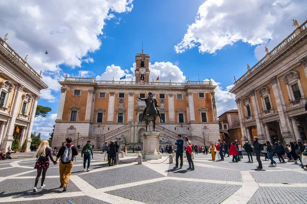 Piazza Campidoglio en la colina Capitolina en Roma — Foto de Stock