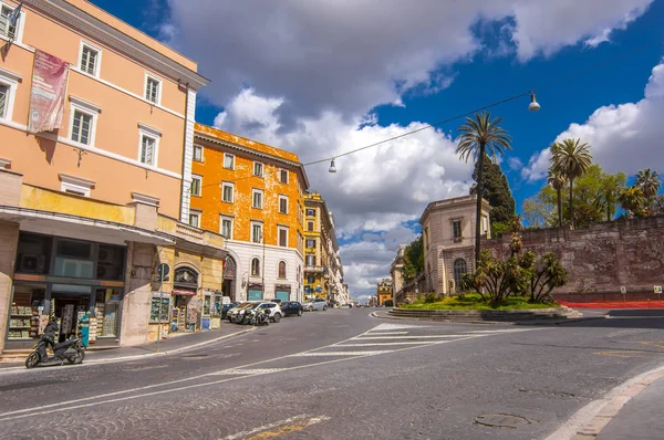 Paisaje urbano y arquitectura genérica de Roma, la italiana — Foto de Stock