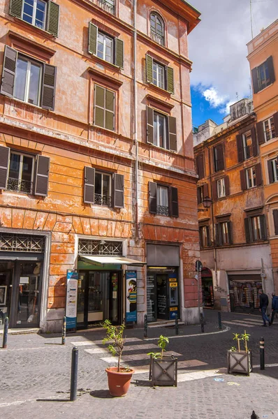 Cityscape and generic architecture from Rome, the Italian capita — Stock Photo, Image