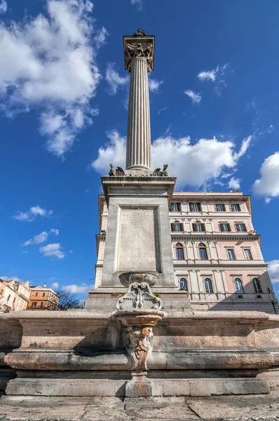 Piazza Dell Esquilino, Roma —  Fotos de Stock