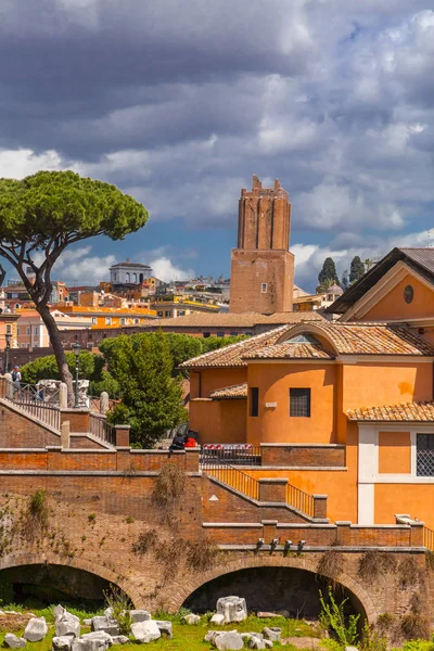 Paesaggio urbano e architettura generica da Roma, il abitante italiano — Foto Stock