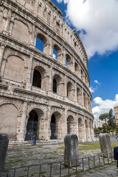로마의 고대 로마 콜로세움의 외관 전망 — 스톡 사진
