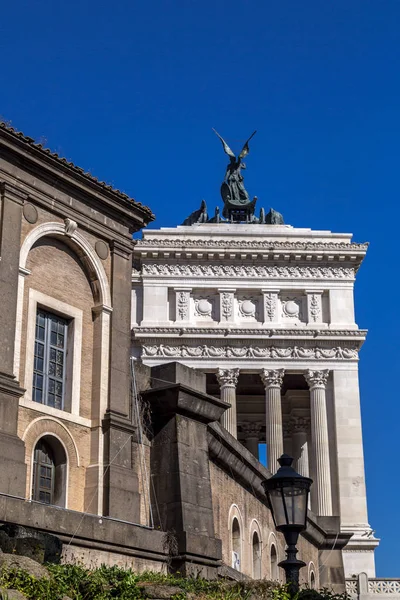 Il Vittoraino, monumento a Víctor Manuel, Roma —  Fotos de Stock