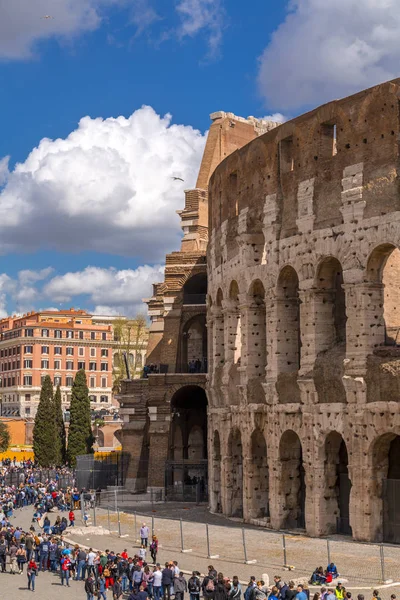 Зовнішній вигляд стародавнього римського Колізею в Римі — стокове фото