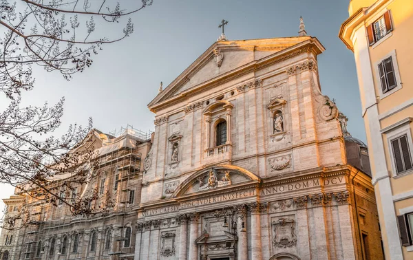 Kilátás a Piazza della Chiesa Nuova-ra Rómában — Stock Fotó