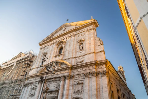 Roma 'daki Piazza della Chiesa Nuova' dan görüntü — Stok fotoğraf